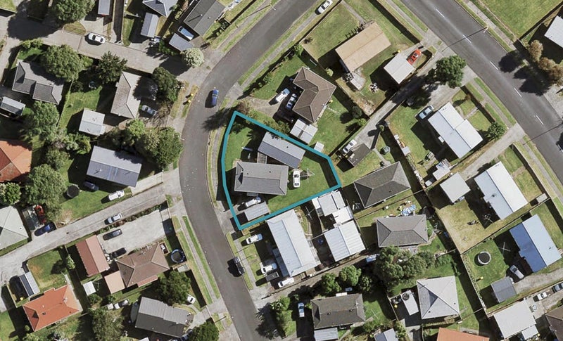 6 Dungarvon Place, Clendon Park, Auckland - Carousel 1