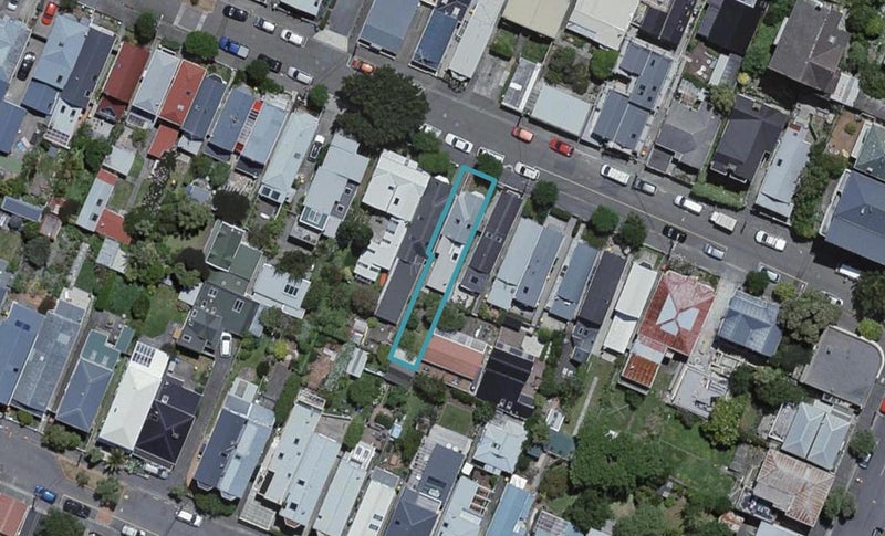 84 Elizabeth Street, Mount Victoria, Wellington - Carousel 1