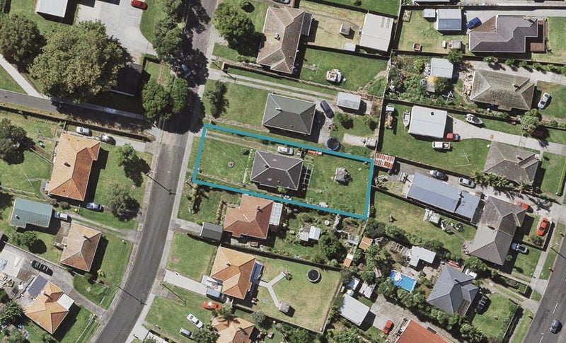 12 Benghazi Road, Panmure, Auckland - Carousel 1