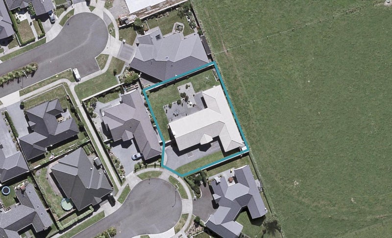 13 St Andrews Parkway, Waiwhakaiho, New Plymouth - Carousel 1
