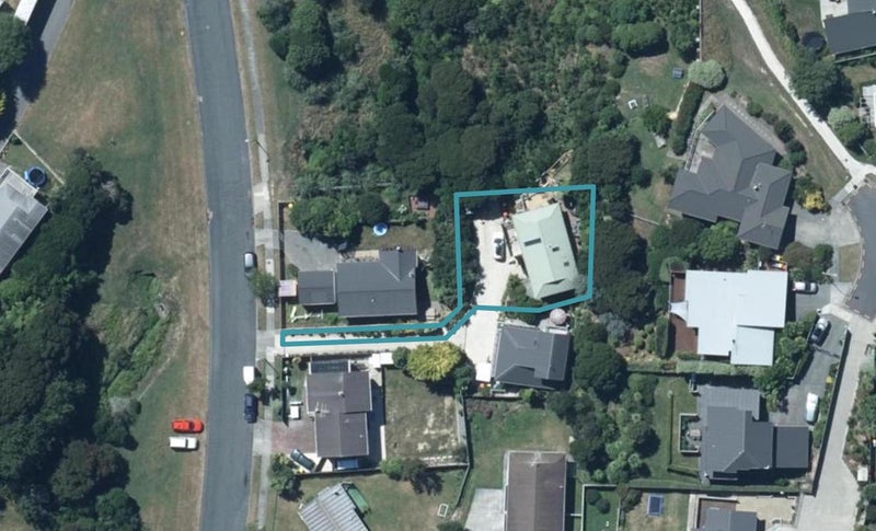 43 Albatross Close, Whitby, Porirua - Carousel 1