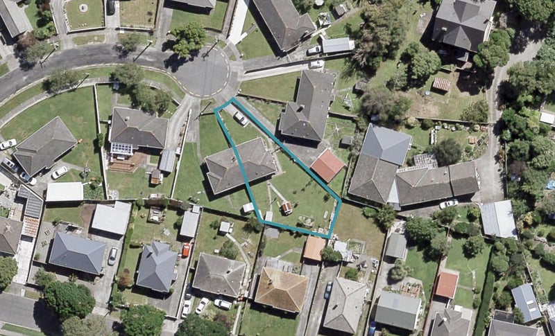 13 Hodgins Grove, Naenae, Lower Hutt - Carousel 1