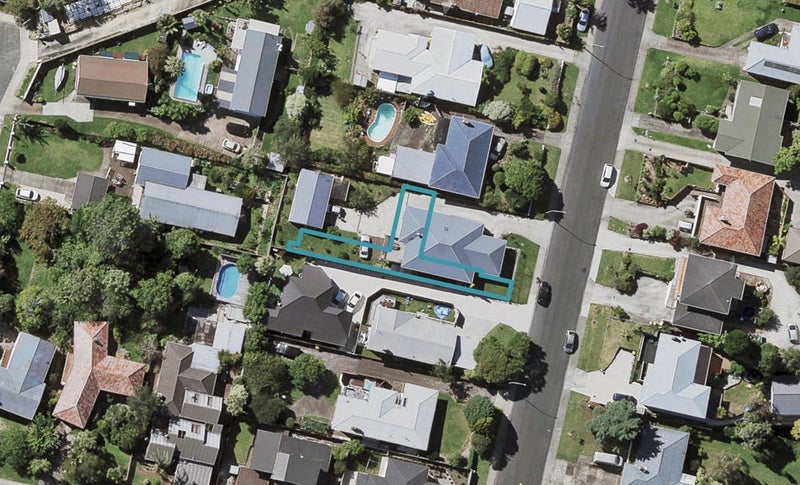 4/11 Lewis Road, Pakuranga, Auckland - Carousel 1