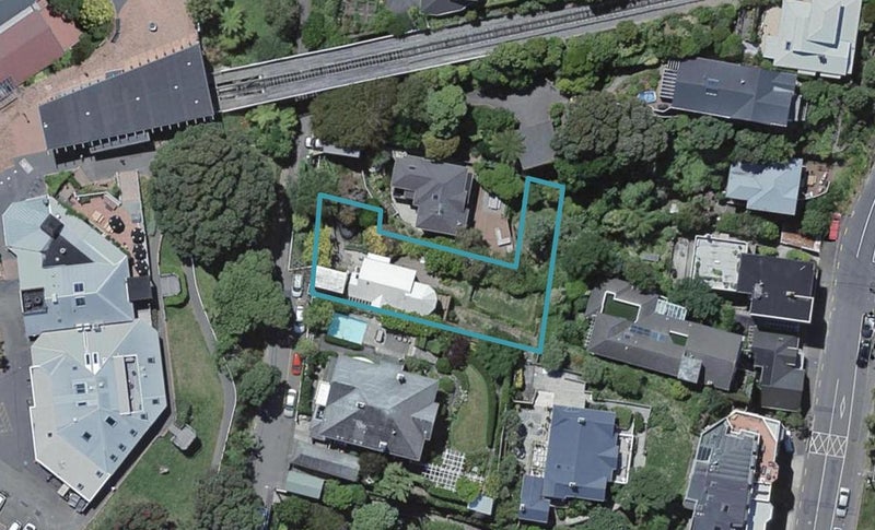 11 Rawhiti Terrace, Kelburn, Wellington - Carousel 1