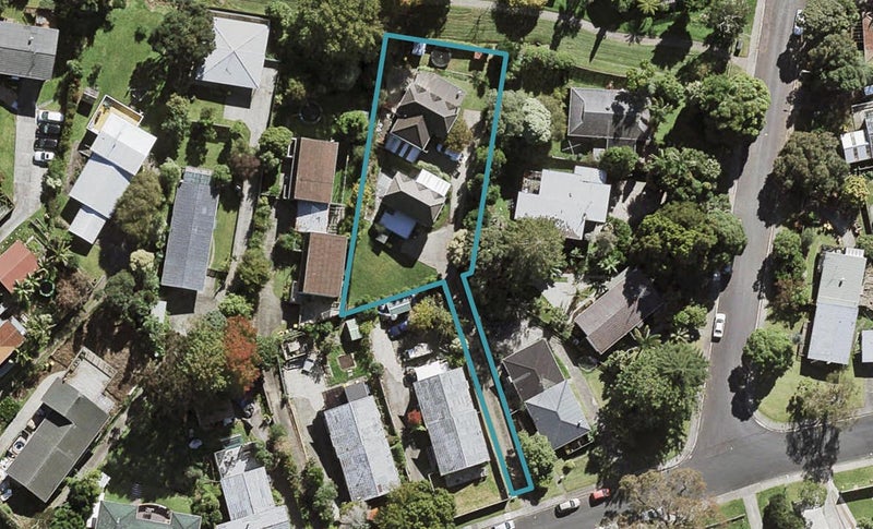 1/15 Ayton Drive, Tōtara Vale, Auckland - Carousel 1