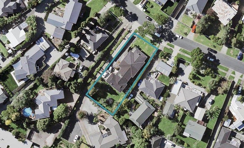 2/65 Howe Street, Howick, Auckland - Carousel 1