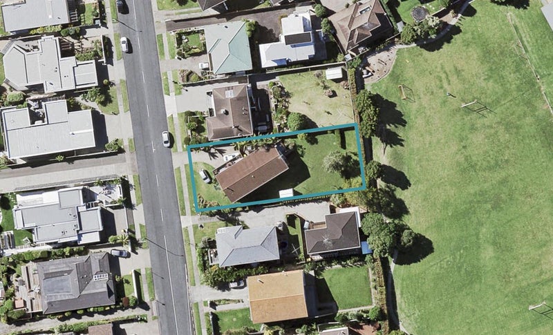 24 Waller Avenue, Bucklands Beach, Auckland - Carousel 1