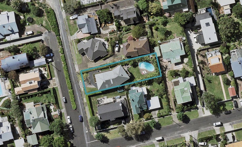 6 Lansdowne Street, Bayswater, Auckland - Carousel 1