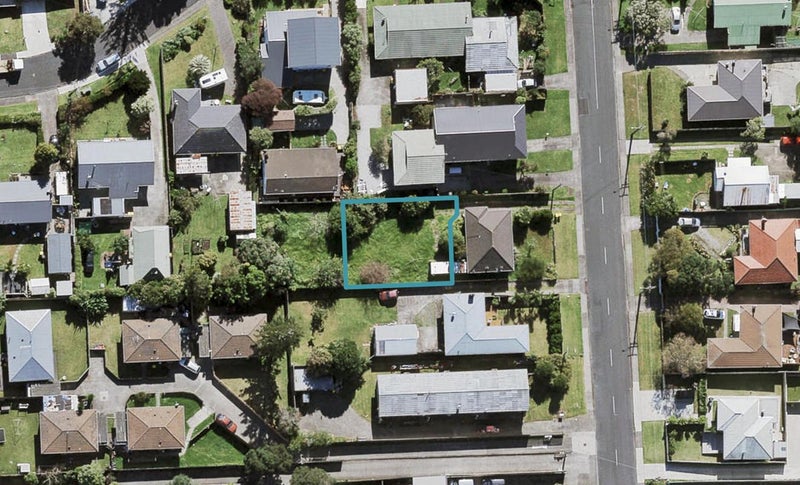 742A Te Atatu Road, Te Atatū Peninsula, Auckland - Carousel 1