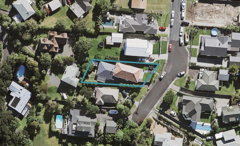 2/31 Fairfax Avenue, Northcote, Auckland - Carousel 1