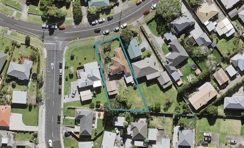 30 Gloria Avenue, Te Atatu Peninsula, Auckland - Carousel 1