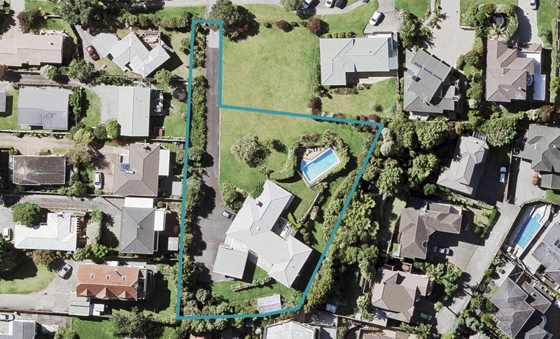 3 St Clair Place, Browns Bay, Auckland - Carousel 1