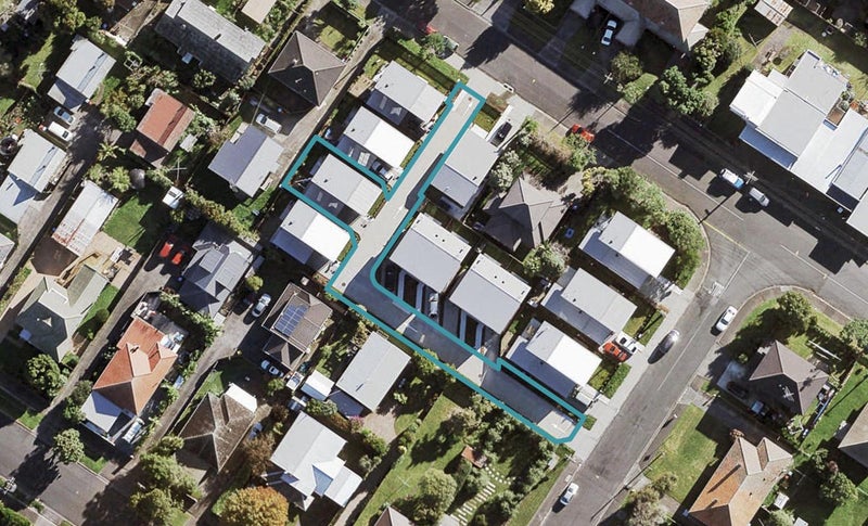 4 Kakatai Lane, Waterview, Auckland - Carousel 1