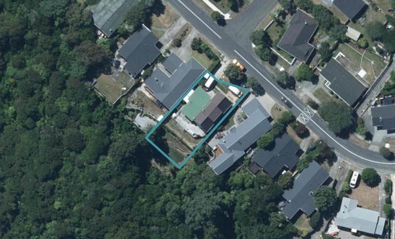 38 Ayton Drive, Whitby, Porirua - Carousel 1