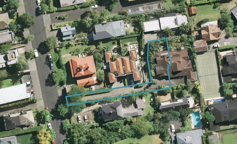 2/21 Hamilton Road, Herne Bay, Auckland - Carousel 1