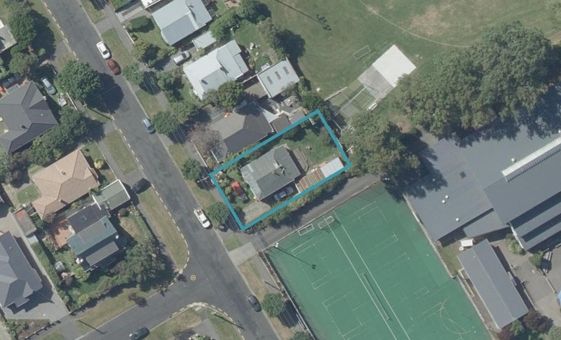 183 Surrey Street, Saint Clair, Dunedin - Carousel 1
