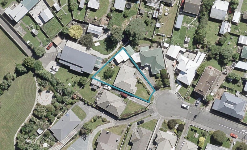 8 Boothby Grove, Fairfield, Lower Hutt - Carousel 1