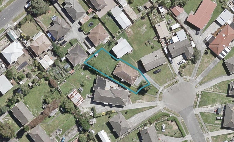 11 Puketapu Grove, Waiwhetu, Lower Hutt - Carousel 1