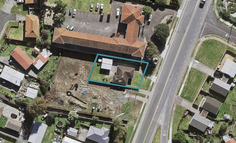19 Mckenzie Road, Mangere Bridge, Auckland - Carousel 1