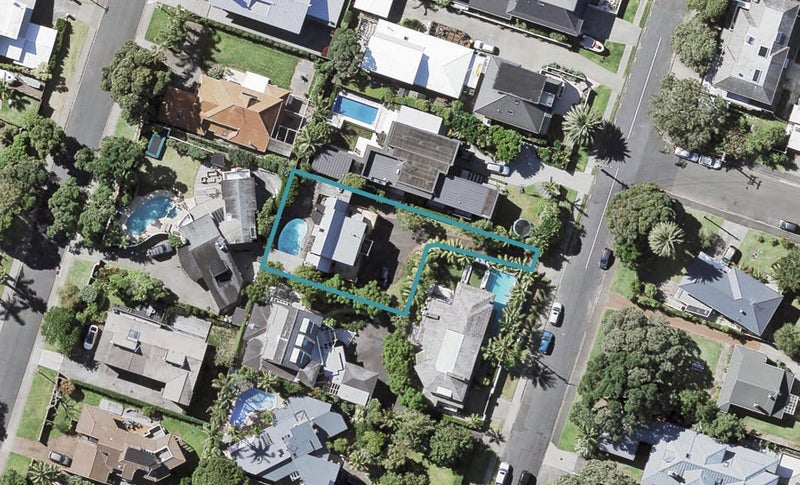 18 Tiri Road, Milford, Auckland - Carousel 1