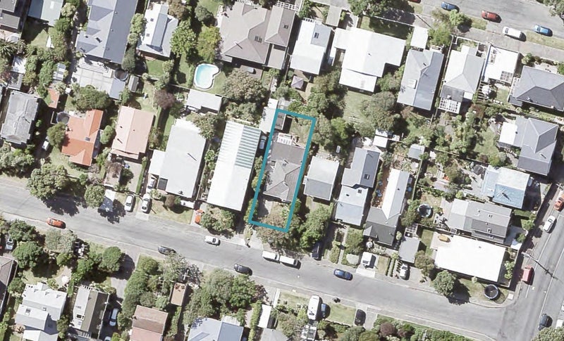12 Miro Street, Eastbourne, Lower Hutt - Carousel 1