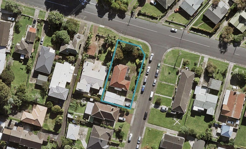 1 Dudding Avenue, Northcote, Auckland - Carousel 1