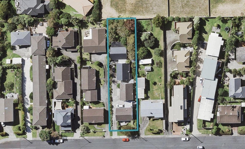 2/7 Richards Avenue, Forrest Hill, Auckland - Carousel 1
