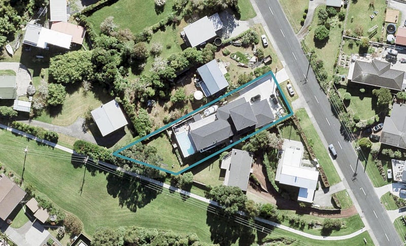 8 Tindalls Bay Road, Tindalls Beach, Whangaparaoa - Carousel 1