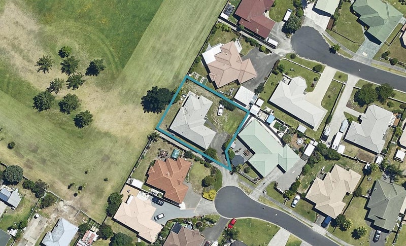 12 Poinsettia Place, Mount Maunganui, Mount Maunganui - Carousel 1