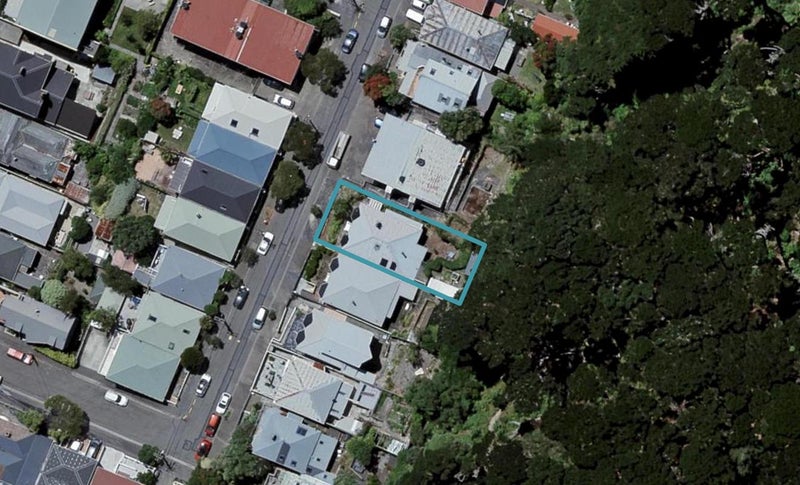 37 Scarborough Terrace, Mount Victoria, Wellington - Carousel 1