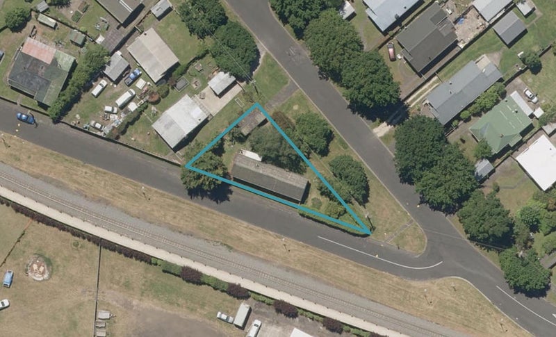 5 Eastown Road, Whanganui East, Whanganui - Carousel 1