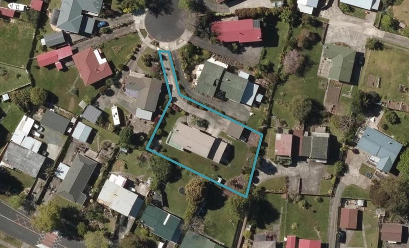 12 Montague Place, Onerahi, Whangarei - Carousel 1