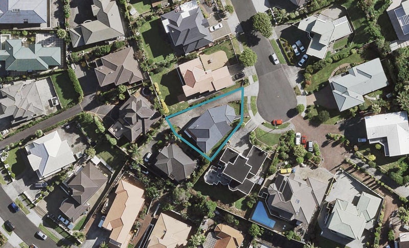 15 Lobelia Rise, Goodwood Heights, Auckland - Carousel 1