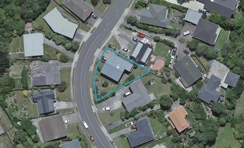 31 Fyvie Avenue, Tawa, Wellington - Carousel 1