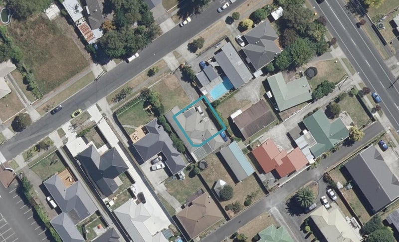 2/3 Warwick Avenue, St Andrews, Hamilton - Carousel 1