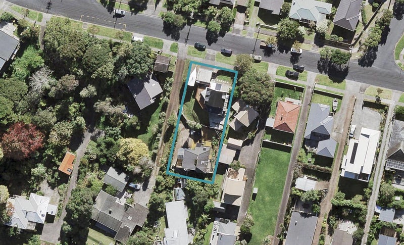 2/33 Beach Haven Road, Beach Haven, Auckland - Carousel 1