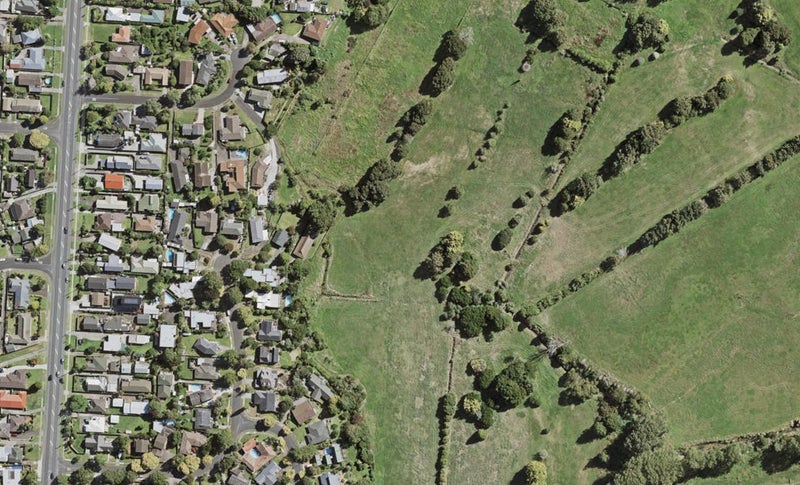 153 Otuwairoa Esplanade, Ōpaheke, Papakura - Carousel 1
