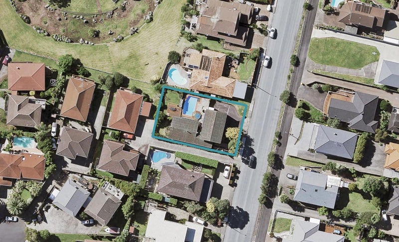 39 Pigeon Mountain Road, Half Moon Bay, Auckland - Carousel 1