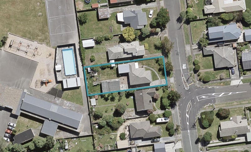 36 Fraser Crescent, Elderslea, Upper Hutt - Carousel 1