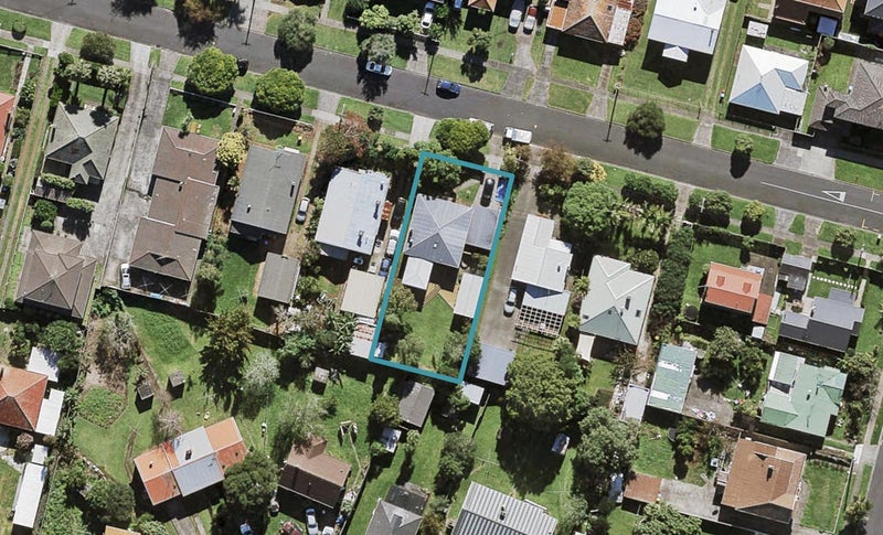 6 Hazelmere Road, Sandringham, Auckland - Carousel 1