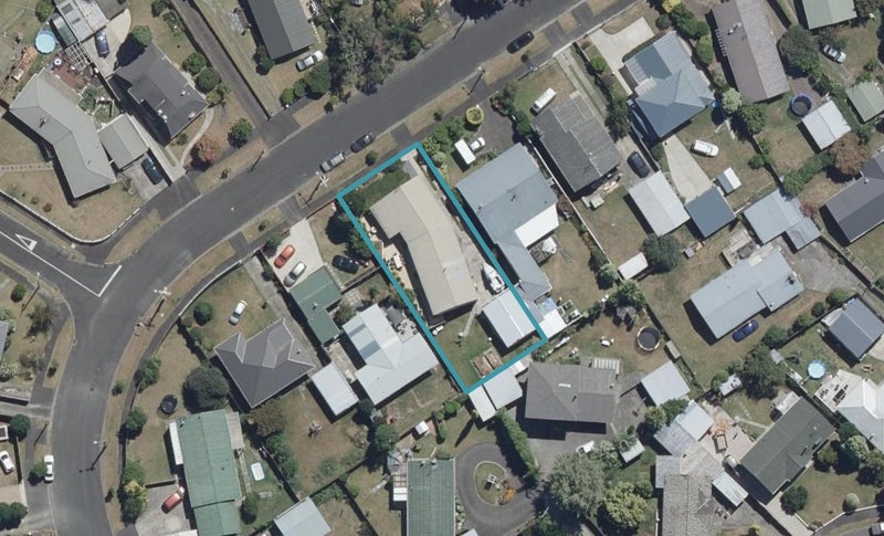 70 Fitzroy Avenue, Fitzroy, Hamilton - Carousel 1