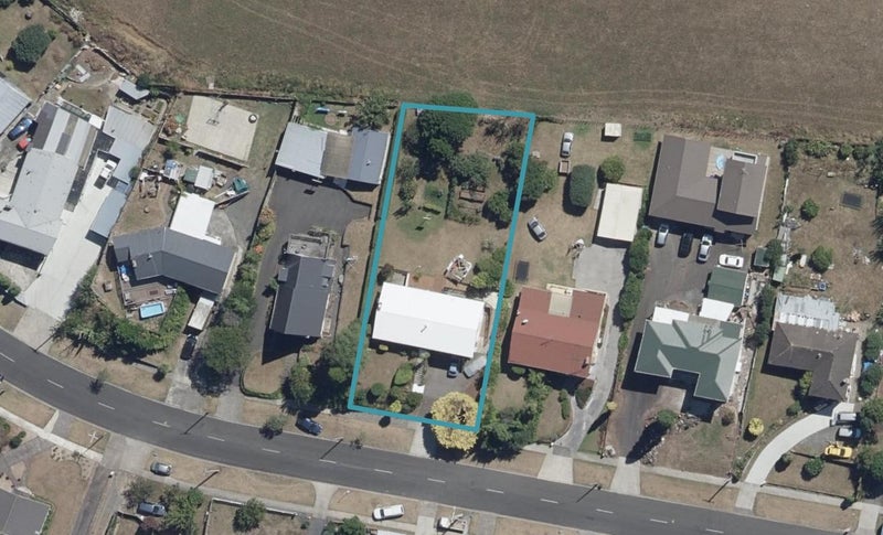 17 McKay Drive, Temple View, Hamilton - Carousel 1