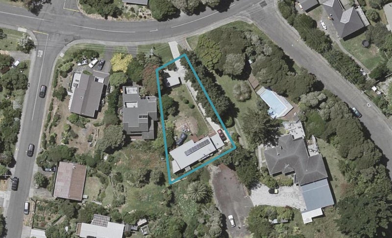 22 Tiromoana Road, Raumati South, Paraparaumu - Carousel 1