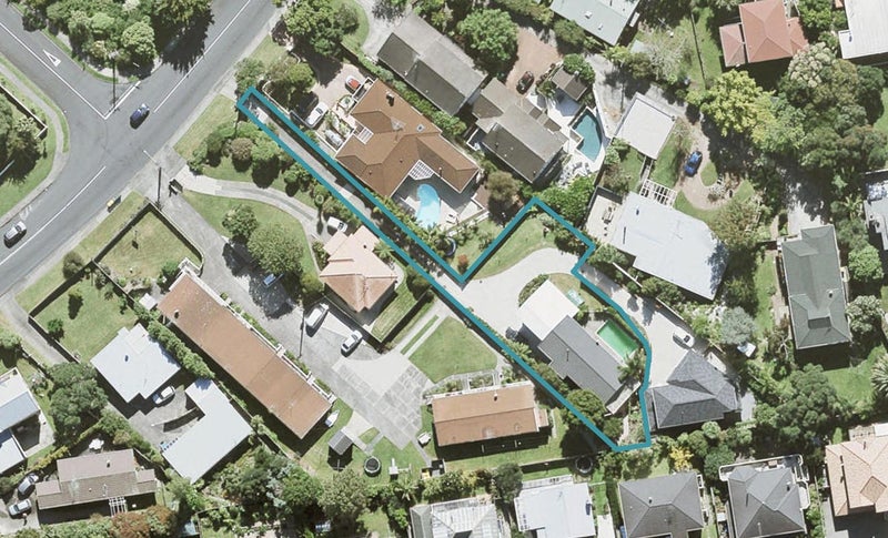 873 Beach Road, Waiake, Auckland - Carousel 1