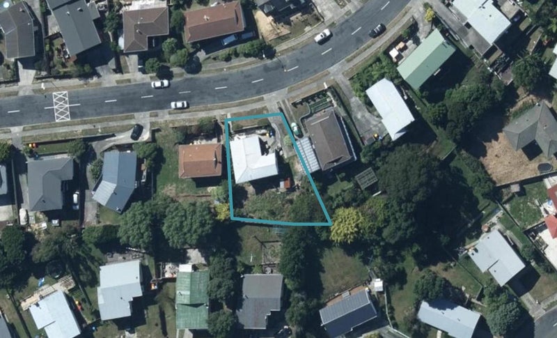 24 Almora View, Ascot Park, Porirua - Carousel 1