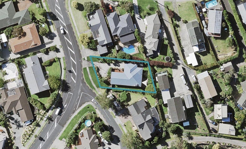 4 Somerville Road, Shelly Park, Auckland - Carousel 1