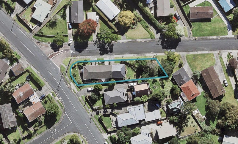 1/84 Peach Road, Glenfield, Auckland - Carousel 1