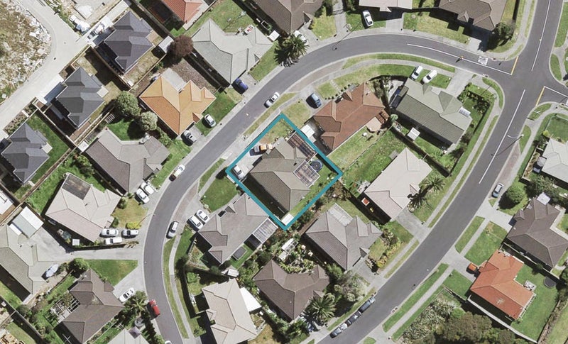 6 Jeffery Reeve Crescent, Ranui, Auckland - Carousel 1