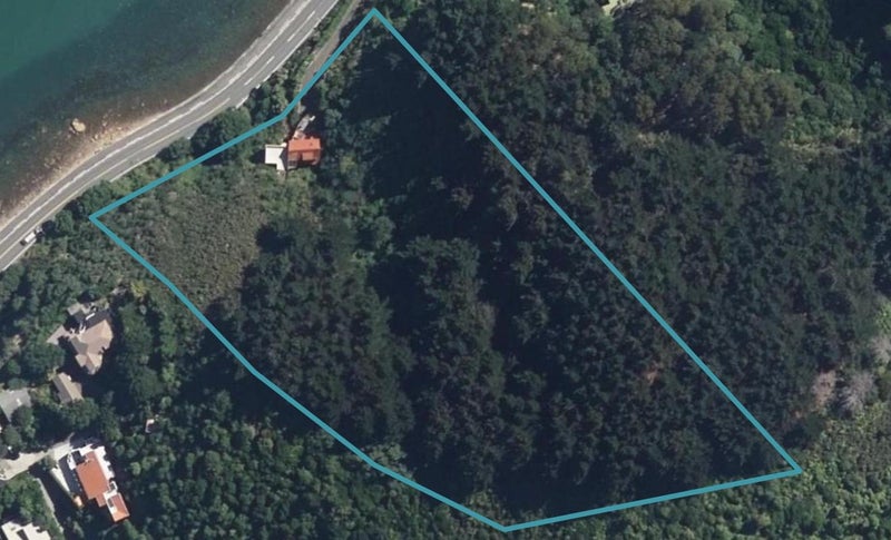 332 Marine Drive, York Bay, Lower Hutt - Carousel 1
