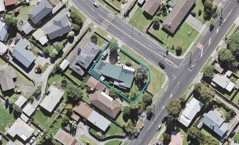 67 Butterworth Drive, Kelston, Auckland - Carousel 1